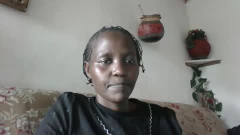 Snapshot of sandra_milly chatting on 11/02/25, 01:13 sandra online show from 11/02/25, 01:13