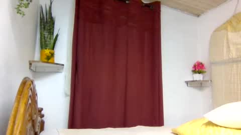Snapshot of sandra_milly chatting on 06/20/26, 08:17 sandra online show from 06/20/26, 08:17