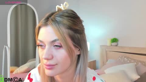 sandraa_anderson online show from 12/17/25, 12:05