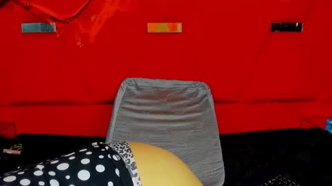 sandraclarkx69 online show from 10/18/25, 12:28