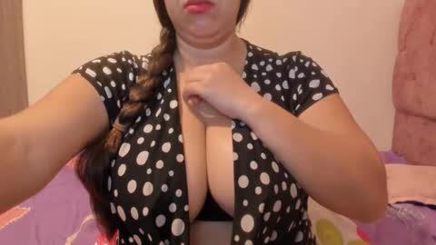 Snapshot of sandraclarkx69 chatting on 05/13/26, 12:57 sandraclarkx69 online show from 05/13/26, 12:57