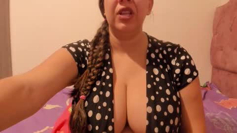 Snapshot of sandraclarkx69 chatting on 05/17/26, 12:12 sandraclarkx69 online show from 05/17/26, 12:12