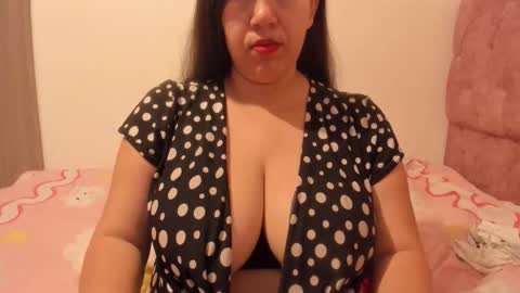 Snapshot of sandraclarkx69 chatting on 05/25/26, 12:22 sandraclarkx69 online show from 05/25/26, 12:22
