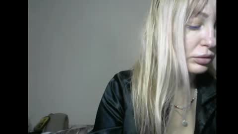 Snapshot of sandraglamour chatting on 01/12/25, 02:09 Sandra online show from 01/12/25, 02:09