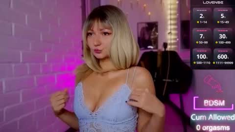 Snapshot of sandralawrence chatting on 10/24/25, 09:44 Schedule uploadedTake a look on NEW showAnd 2 Secret shows this month See youhope often online show from 10/24/25, 09:44