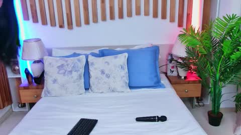 Sandra online show from 12/05/25, 07:43