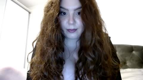 Snapshot of sandraxo93 chatting on 02/18/25, 04:37 Sandra online show from 02/18/25, 04:37
