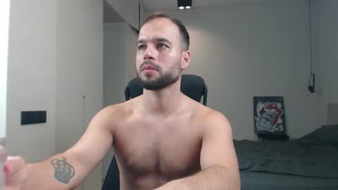Snapshot of sandro_best chatting on 06/10/26, 10:47 DeAlex online show from 06/10/26, 10:47