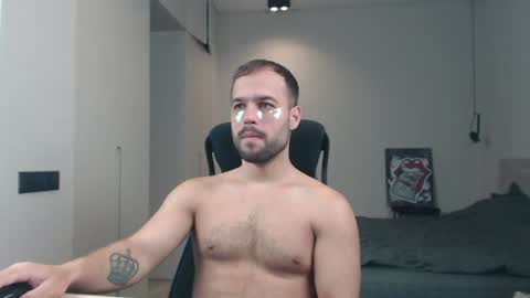 Snapshot of sandro_best chatting on 06/16/26, 09:34 DeAlex online show from 06/16/26, 09:34