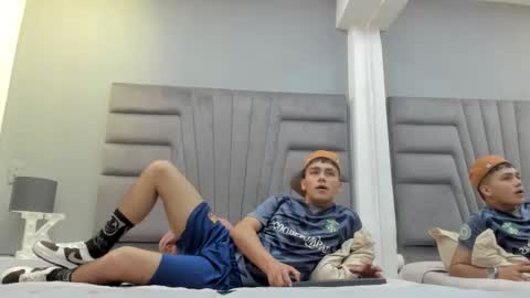 Sandro online show from 09/11/25, 10:59