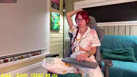 Snapshot of sandy_chris chatting on 02/05/26, 04:50 Sandy and Chris online show from 02/05/26, 04:50