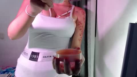 sandy_straw online show from 11/16/25, 12:05