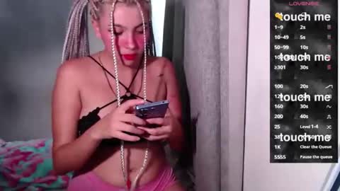 sandy_straw online show from 11/23/25, 09:03