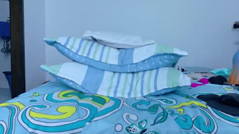 sandy online show from 12/15/25, 09:30