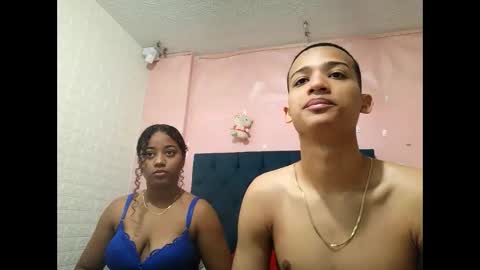 Snapshot of saniasex2025 chatting on 11/22/25, 01:32 saniasex2025 online show from 11/22/25, 01:32