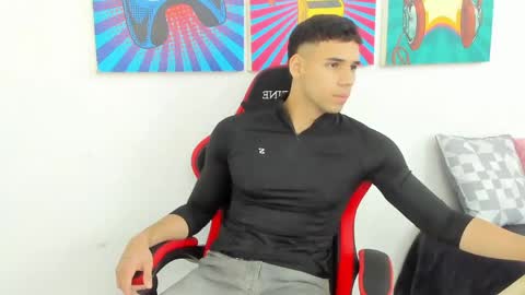 Snapshot of santana_maximo chatting on 05/11/26, 04:04 Maximo Santana online show from 05/11/26, 04:04