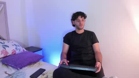 Snapshot of santi700948 chatting on 03/29/26, 04:56 santi700948 online show from 03/29/26, 04:56