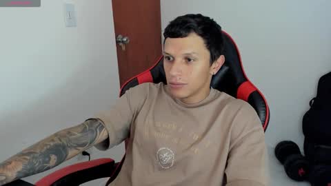 Snapshot of santi_alpha chatting on 09/14/25, 04:06 Santi online show from 09/14/25, 04:06