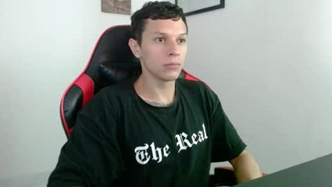 Snapshot of santi_alpha chatting on 11/14/25, 12:15 Santi online show from 11/14/25, 12:15