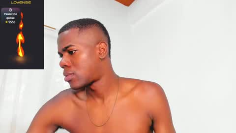 Snapshot of santi_brown1 chatting on 03/09/25, 10:52 Santibrown online show from 03/09/25, 10:52