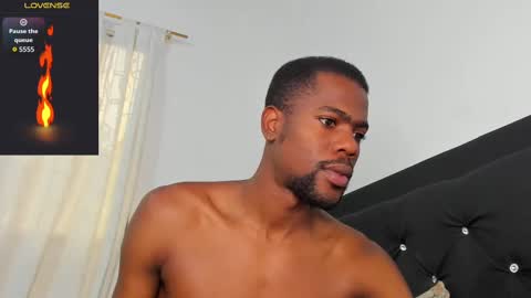 Snapshot of santi_brown1 chatting on 10/11/25, 09:46 Santibrown online show from 10/11/25, 09:46