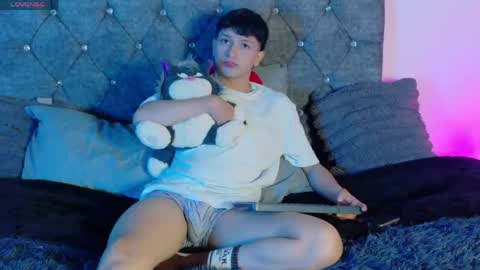Snapshot of santi_ll chatting on 05/22/26, 12:55 santi online show from 05/22/26, 12:55