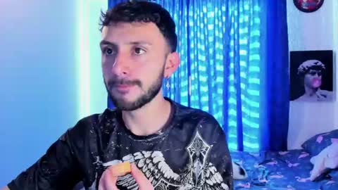 Snapshot of santi_mateo chatting on 06/11/26, 07:23 Santi online show from 06/11/26, 07:23