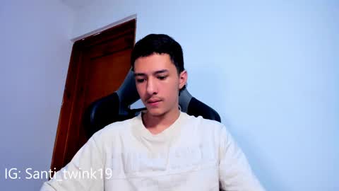 santi_twink19 online show from 02/19/25, 11:06