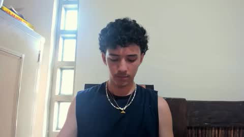 santi_twink19 online show from 10/06/25, 09:34