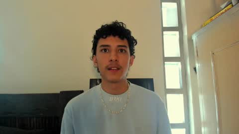 santi_twink19 online show from 10/07/25, 04:59