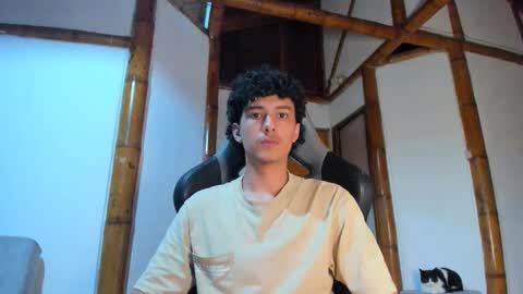 Snapshot of santi_twink19 chatting on 02/07/26, 04:27 santi_twink19 online show from 02/07/26, 04:27