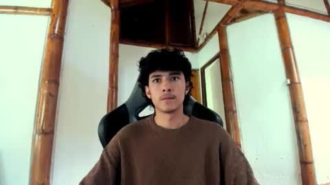 Snapshot of santi_twink19 chatting on 04/17/26, 07:28 santi_twink19 online show from 04/17/26, 07:28