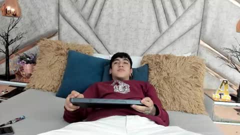 SantiAbader online show from 11/18/25, 11:58