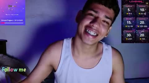Snapshot of santiago_foxx chatting on 06/12/26, 02:05 santi online show from 06/12/26, 02:05