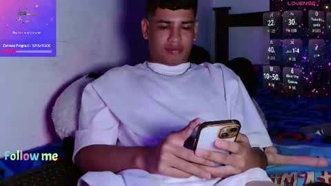 Snapshot of santiago_foxx chatting on 06/27/26, 08:47 santi online show from 06/27/26, 08:47