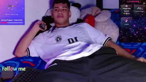 Snapshot of santiago_foxx chatting on 06/28/26, 08:15 santi online show from 06/28/26, 08:15