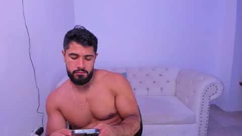 santiago_huntt online show from 12/18/24, 01:26