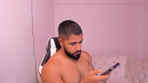 santiago_huntt online show from 02/05/25, 11:55