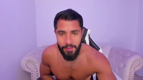Snapshot of santiago_huntt chatting on 12/19/25, 01:07 santiago_huntt online show from 12/19/25, 01:07
