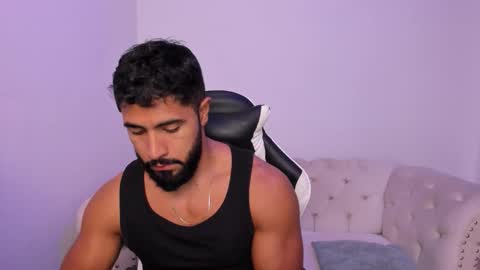 Snapshot of santiago_huntt chatting on 02/07/26, 01:04 santiago_huntt online show from 02/07/26, 01:04