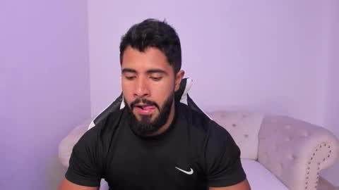 Snapshot of santiago_huntt chatting on 02/09/26, 08:35 santiago_huntt online show from 02/09/26, 08:35