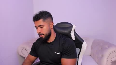 Snapshot of santiago_huntt chatting on 02/24/26, 08:18 santiago_huntt online show from 02/24/26, 08:18