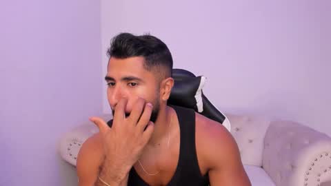 Snapshot of santiago_huntt chatting on 02/25/26, 08:18 santiago_huntt online show from 02/25/26, 08:18