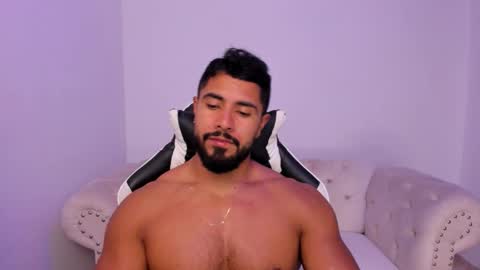 Snapshot of santiago_huntt chatting on 03/06/26, 09:33 santiago_huntt online show from 03/06/26, 09:33