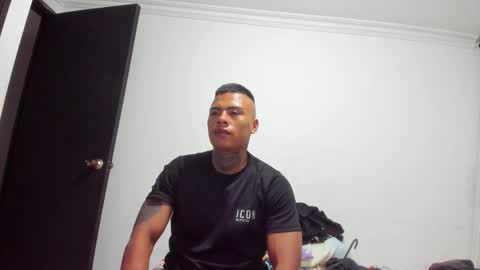 Snapshot of santiagogtx chatting on 11/02/25, 01:52 Santiago online show from 11/02/25, 01:52