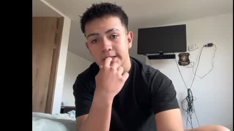 santiagomg_ online show from 07/10/26, 04:31