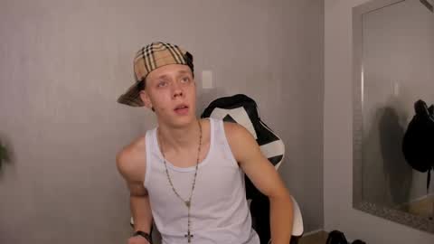 Julius Novachrono  online show from 09/21/25, 07:26