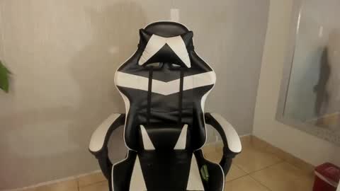 Julius Novachrono  online show from 10/06/25, 11:40