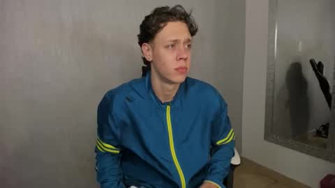 Julius Novachrono  online show from 10/22/25, 07:46