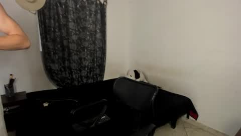 Snapshot of santiceballo chatting on 06/24/26, 09:36 Julius Novachrono online show from 06/24/26, 09:36